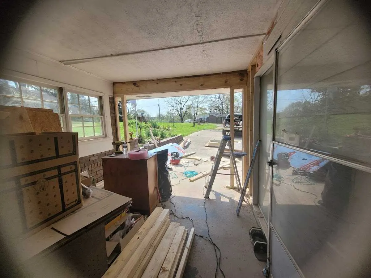 Air movers and dehumidifier for Drying & Dehumidification in Eloy